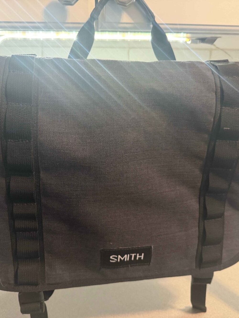 SMITH Messenger Bag / Shoulder Bag – Great Condition – Tons of Storage - Picture 4 of 4